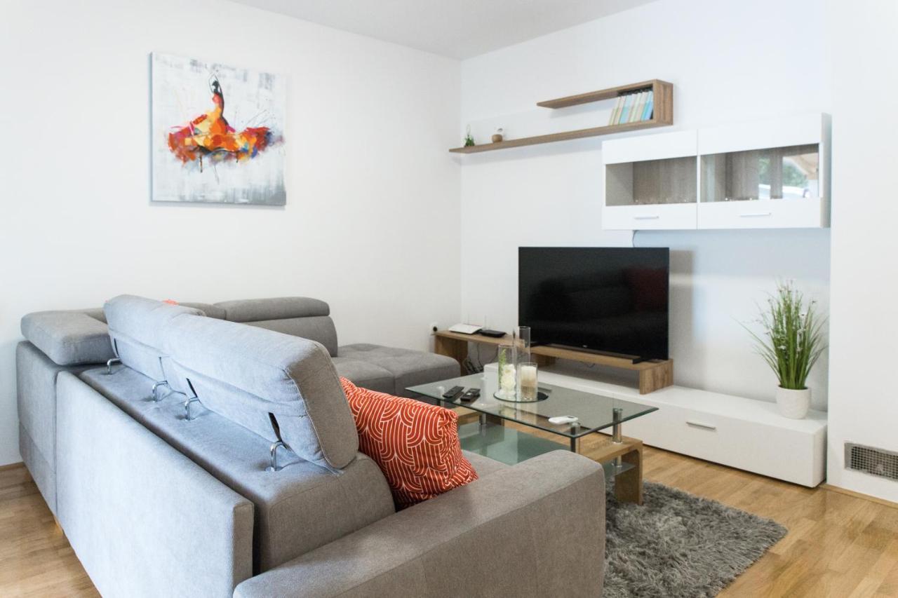 Apartment Zara - Luxury Apartment With Private Pool Exteriér fotografie