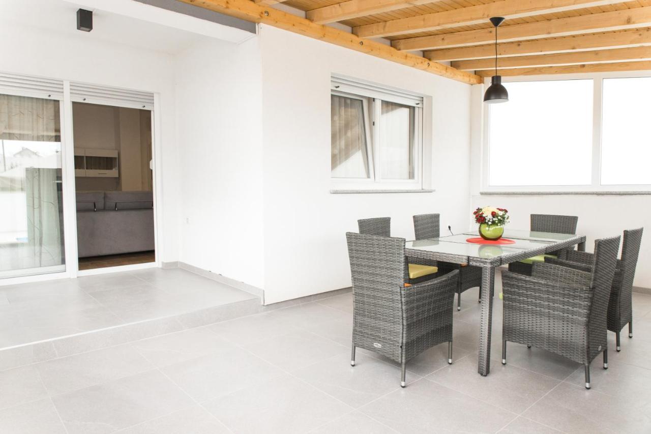Apartment Zara - Luxury Apartment With Private Pool Exteriér fotografie