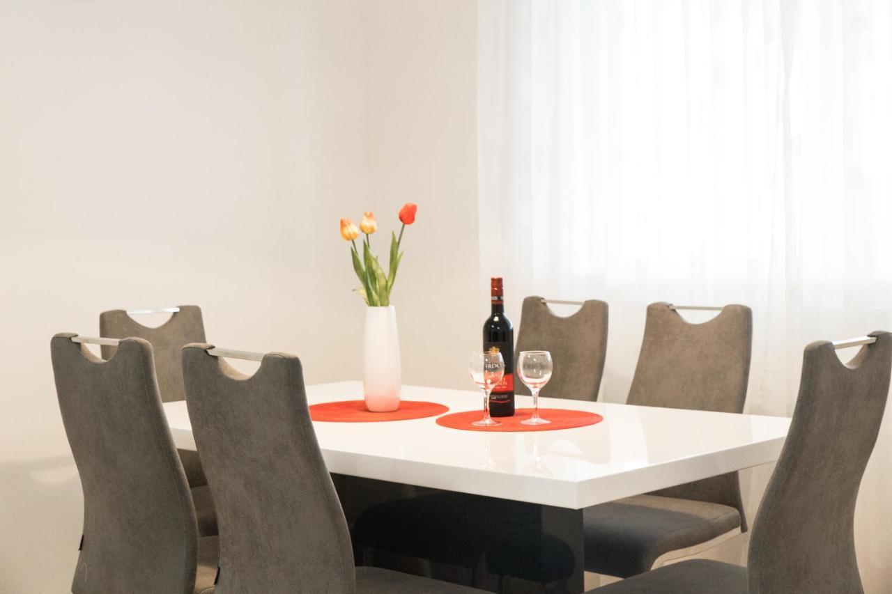 Apartment Zara - Luxury Apartment With Private Pool Exteriér fotografie